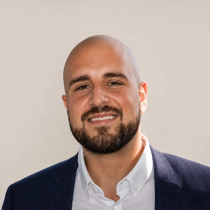 Portrait de Klevis Golemi, fondateur d’IGK Digital